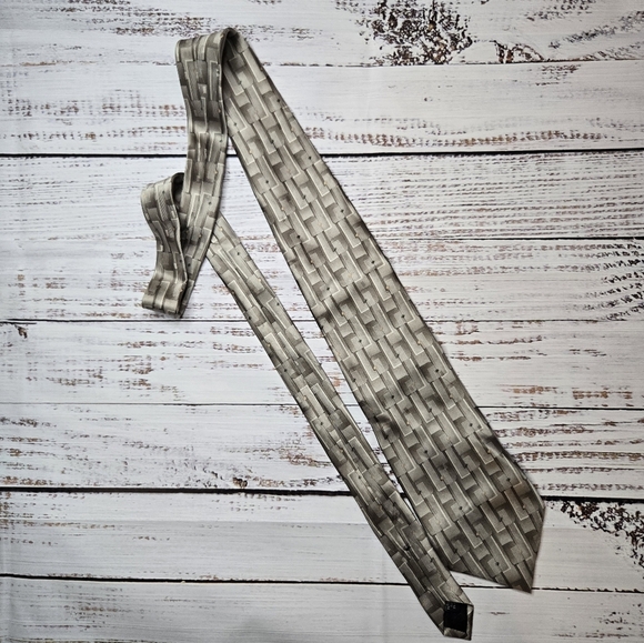 NWT Stafford Men’s Tie Gray Geometric Geo Jacquard Classic Business 100% Silk - Picture 3 of 6